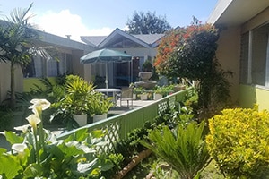 A courtyard and garden area at Central Gardens Post Acute